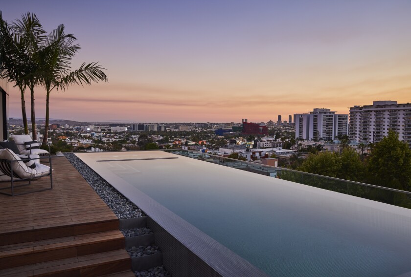 Norwood Grand Woodlands Condo